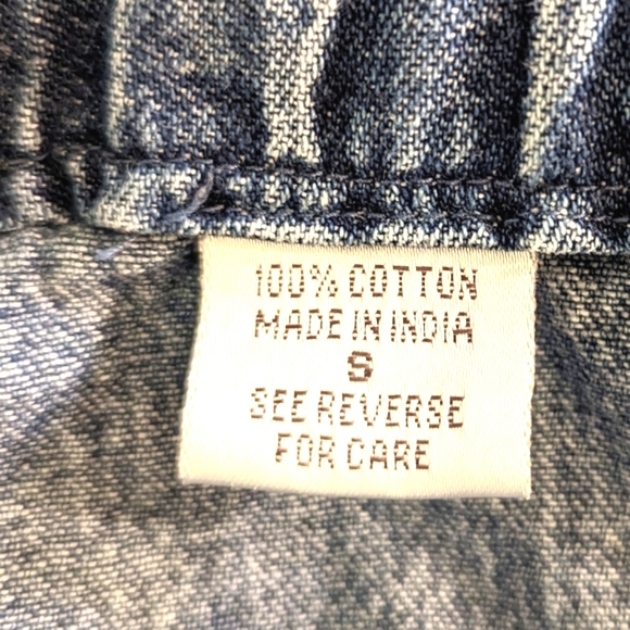 👖A.M.I. Tie Front Drawstring Pull-On Jeans with Embroidered Detail on Cuffs - Picture 8 of 9